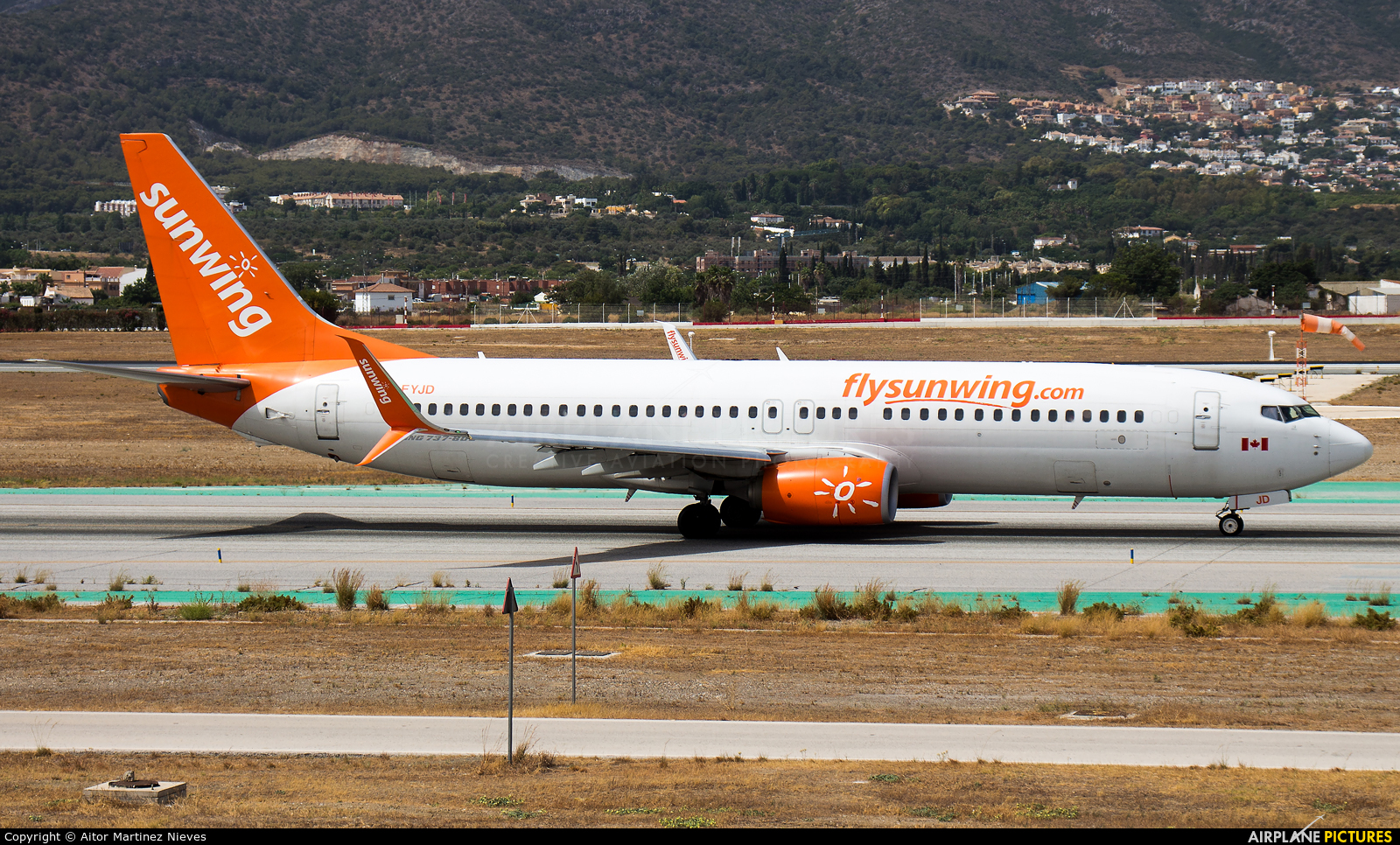 Sunwing Airlines C-FYJD aircraft at Málaga