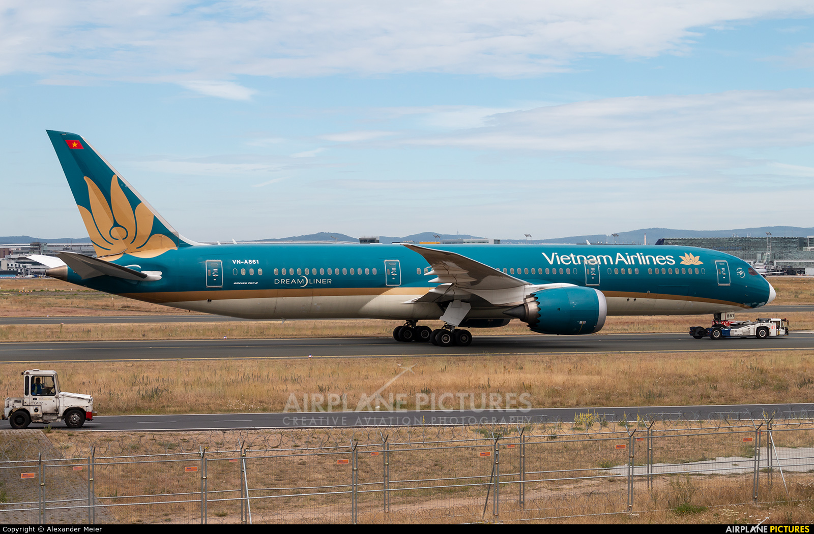 Vietnam Airlines VN-A861 aircraft at Frankfurt