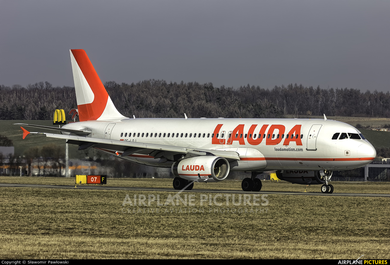 Lauda Air OE-LOJ aircraft at Kraków - John Paul II Intl