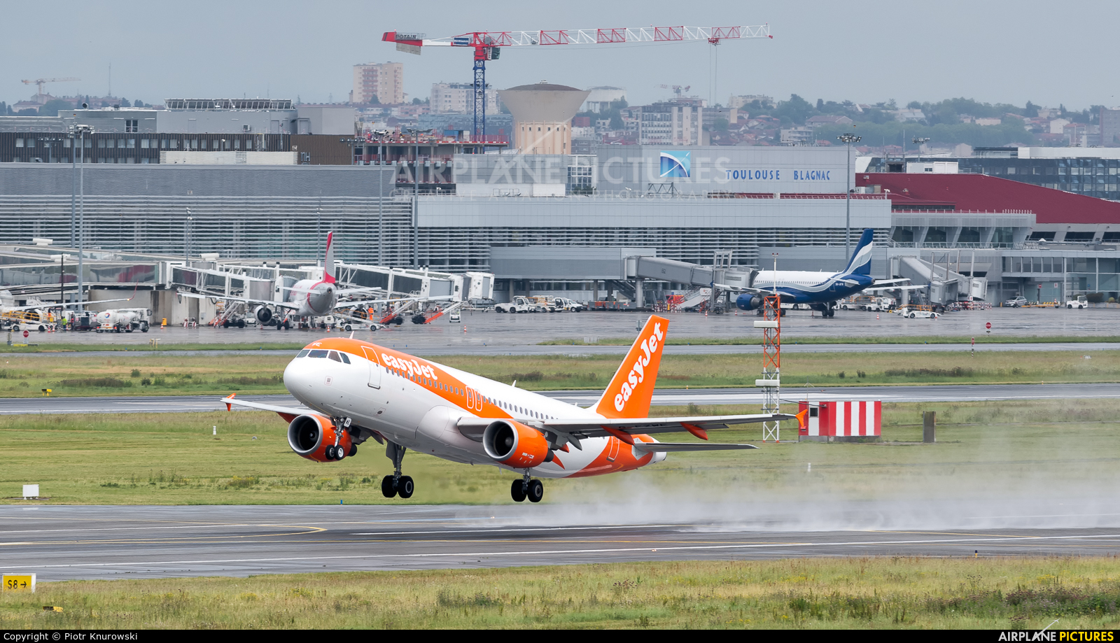 easyJet G-EZWE aircraft at Toulouse - Blagnac