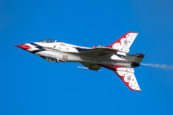 92-3908 - USA - Air Force : Thunderbirds General Dynamics F-16C Fighting Falcon