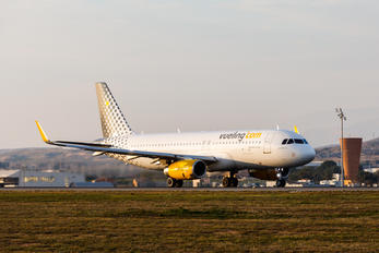 EC-MJB - Vueling Airlines Airbus A320