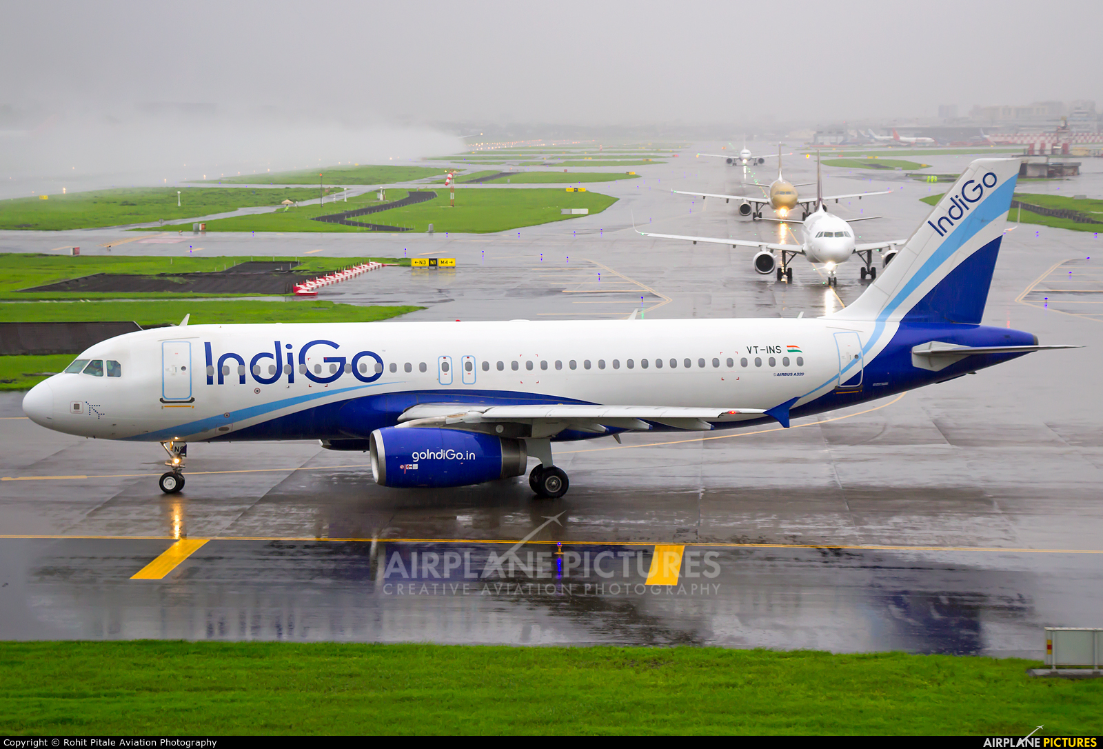 IndiGo VT-INS aircraft at Mumbai - Chhatrapati Shivaji Intl