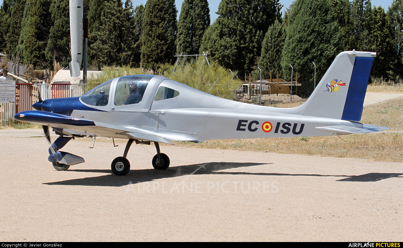 Private EC-ISU aircraft at Camarenilla