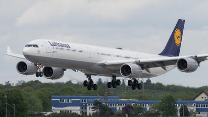 D-AIHZ - Lufthansa Airbus A340-600