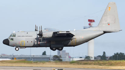 16805 - Portugal - Air Force Lockheed C-130H Hercules