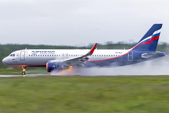 VP-BLH - Aeroflot Airbus A320
