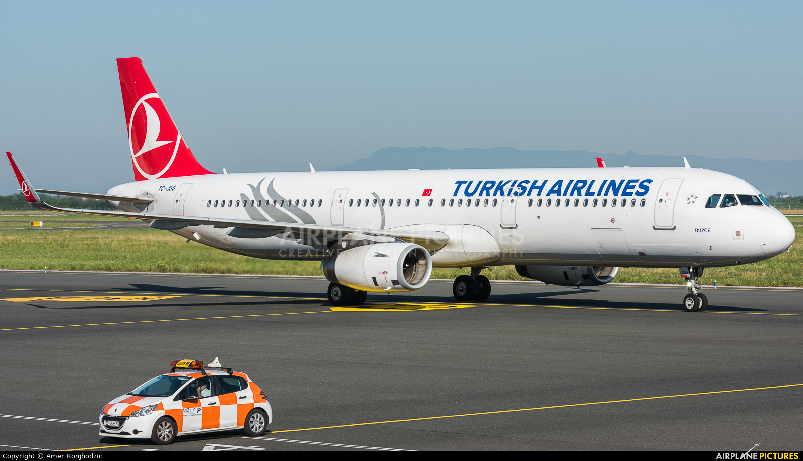 Turkish Airlines TC-JSS aircraft at Zagreb