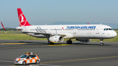 TC-JSS - Turkish Airlines Airbus A321