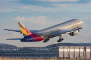 HL7739 - Asiana Airlines Boeing 777-200ER aircraft