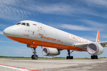 RA-64032 - Aviastar-Tu Tupolev Tu-204C