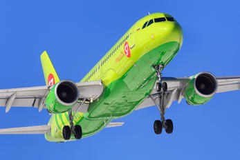 VP-BOL - S7 Airlines Airbus A320