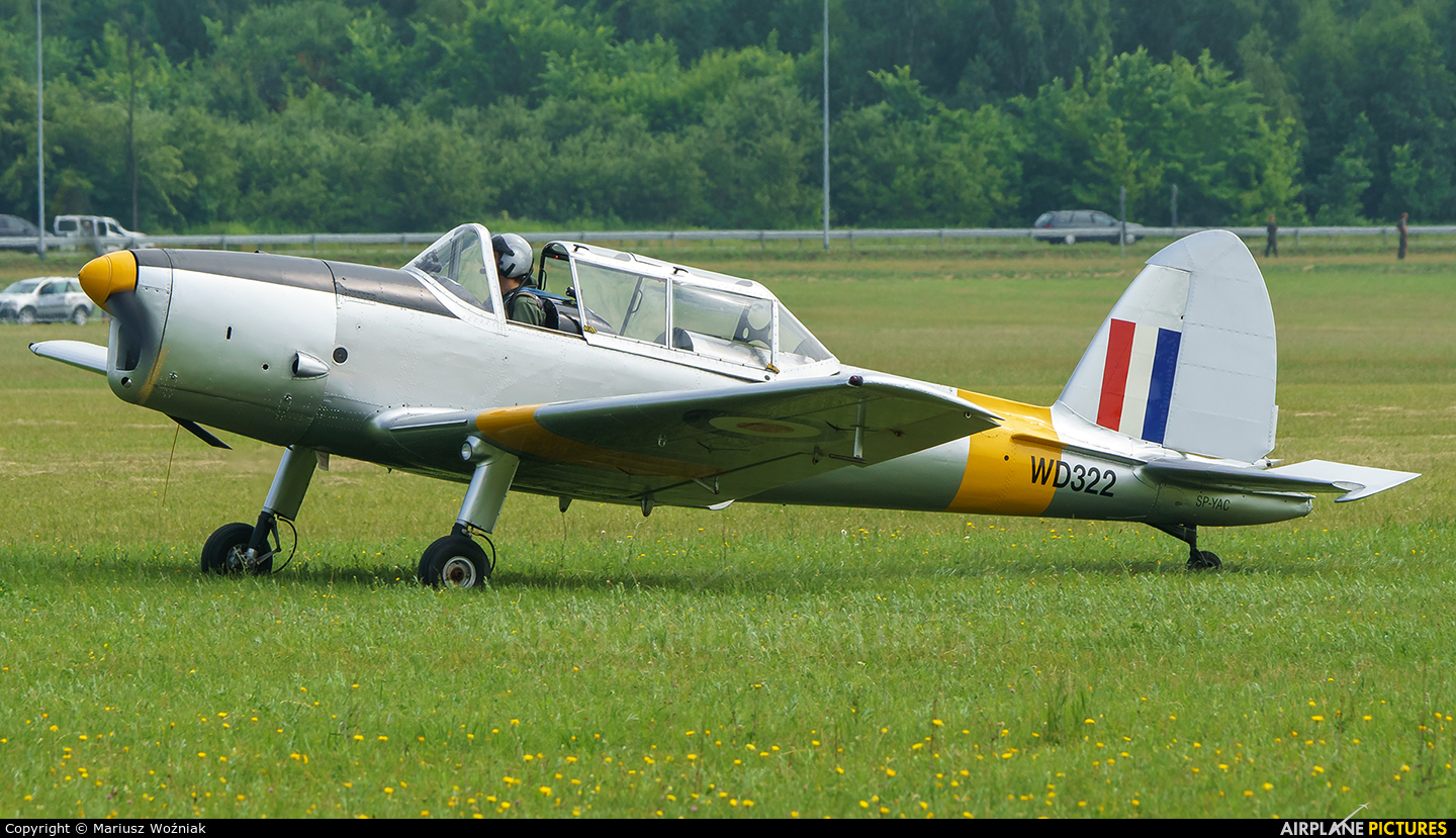 Private SP-YAC aircraft at Płock