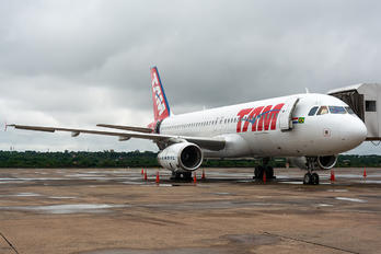 PR-MAY - TAM Airbus A320