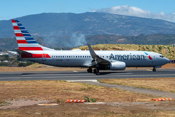 N957NN - American Airlines Boeing 737-800