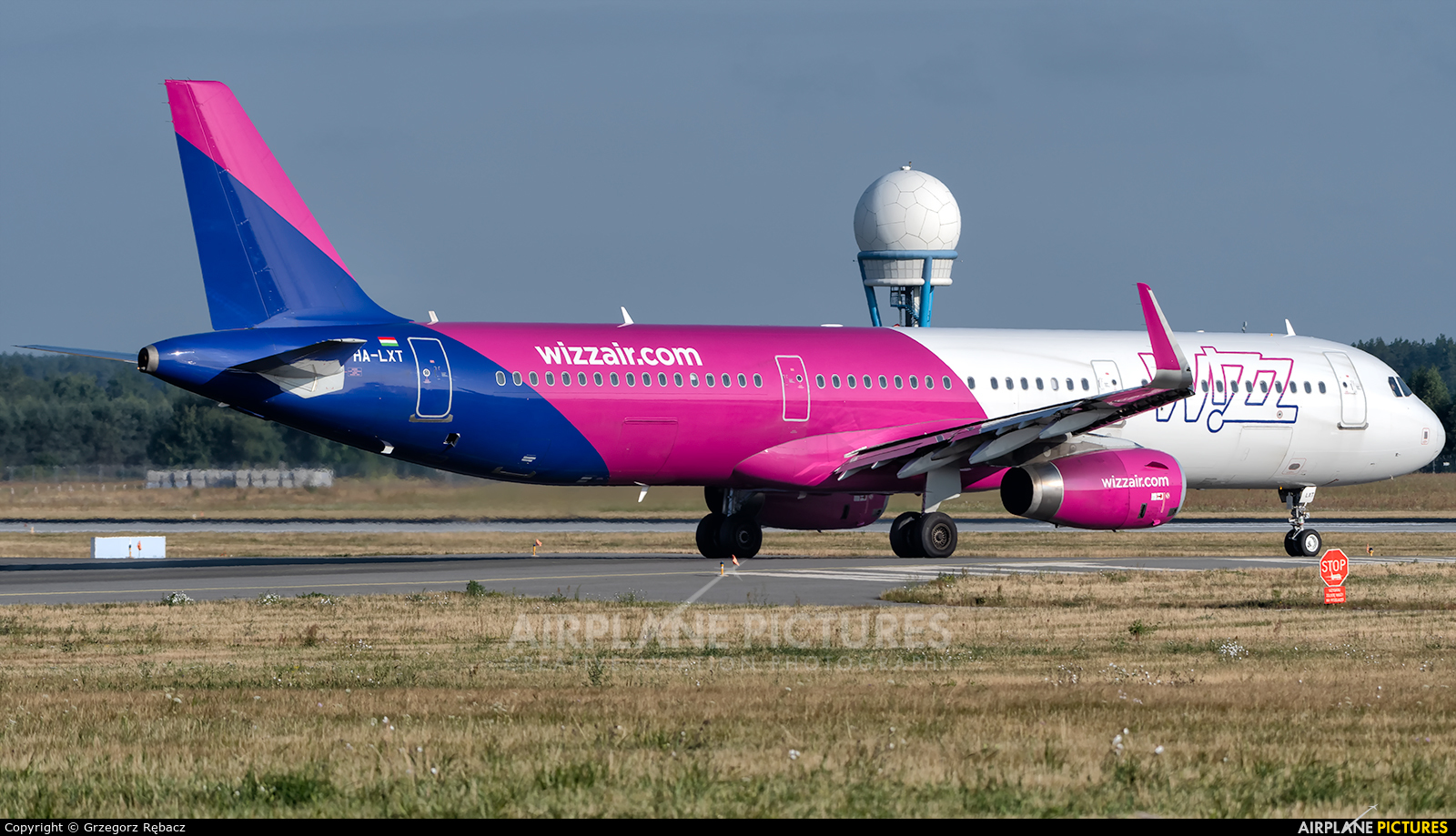 Wizz Air HA-LXT aircraft at Katowice - Pyrzowice