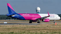 HA-LXT - Wizz Air Airbus A321 aircraft