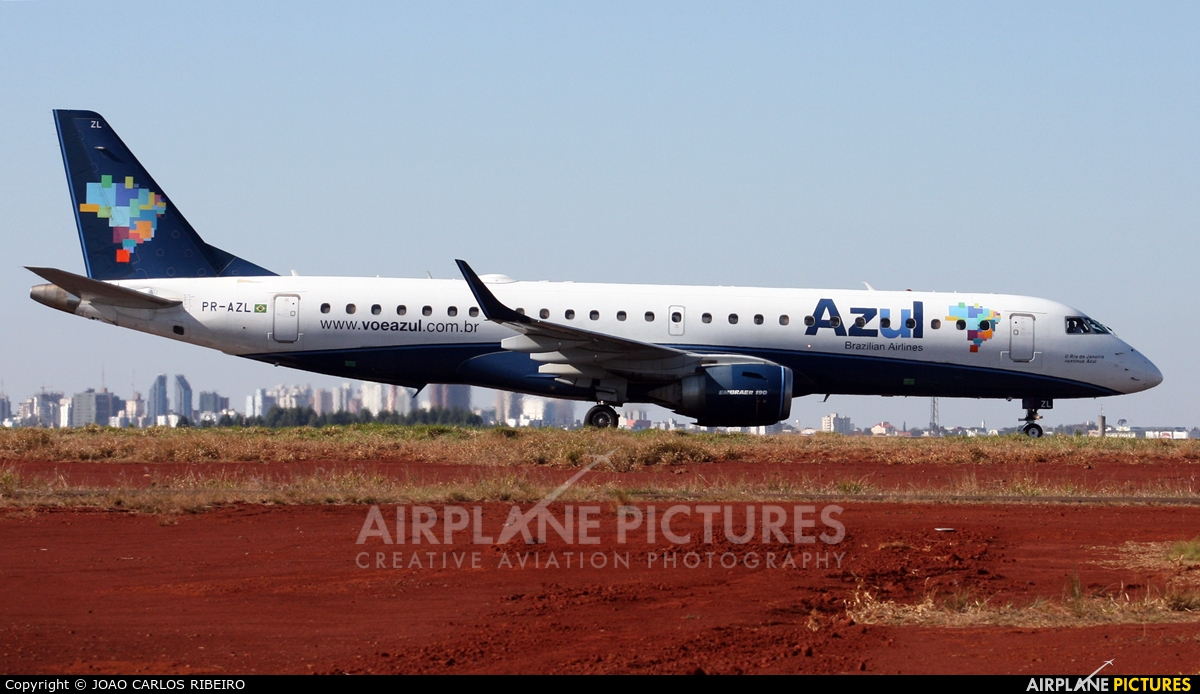 Azul Linhas Aéreas PR-AZL aircraft at Municipal Airport Cascavel