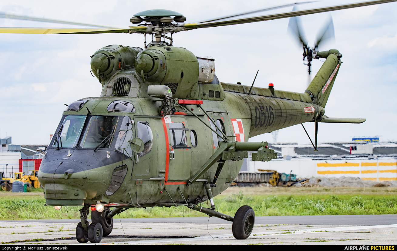 Poland - Army 0516 aircraft at Katowice Muchowiec