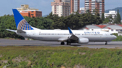 N33292 - United Airlines Boeing 737-800