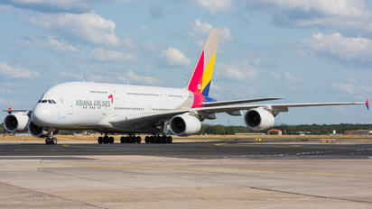 HL7640 - Asiana Airlines Airbus A380