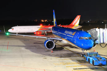 VN-A617 - Vietnam Airlines Airbus A321 NEO