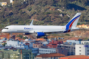 EC-NFN - Cygnus Air Boeing 757-223(SF)