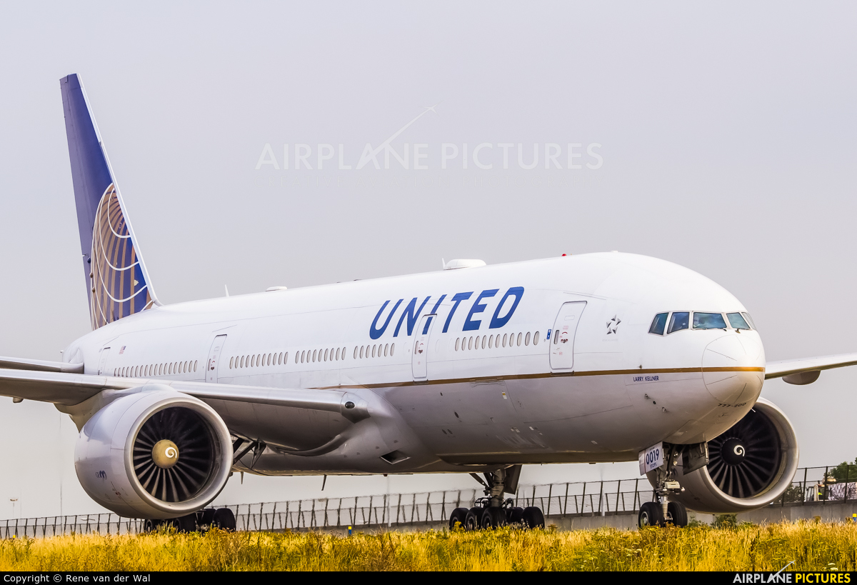 United Airlines N77019 aircraft at Amsterdam - Schiphol