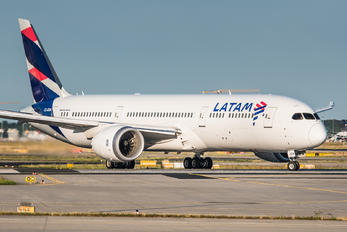 CC-BGM - LATAM Chile Boeing 787-9 Dreamliner