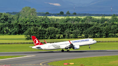TC-LSB - Turkish Airlines Airbus A321 NEO