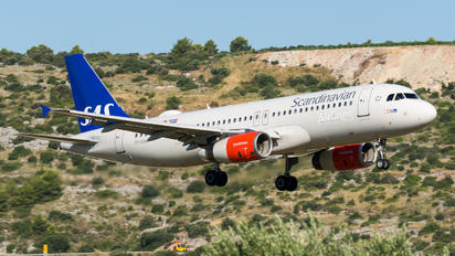 OY-KAW - SAS - Scandinavian Airlines Airbus A320