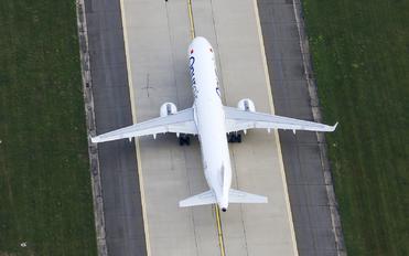 TC-OED - Onur Air Airbus A321