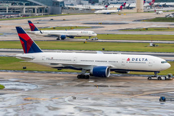 N705DN - Delta Air Lines Boeing 777-200LR