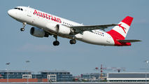 Austrian Airlines/Arrows/Tyrolean OE-LBJ image