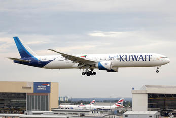 9K-AOM - Kuwait Airways Boeing 777-300ER