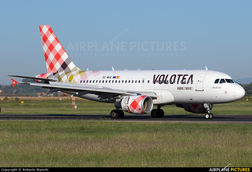 Volotea Airlines EC-MUC aircraft at Verona - Villafranca