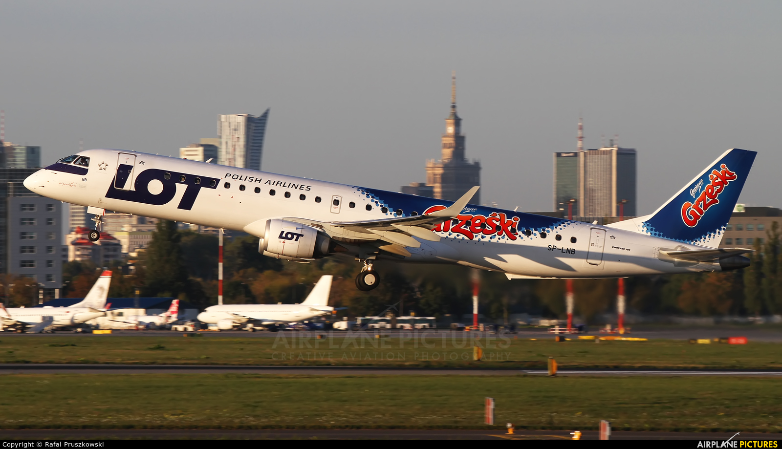 LOT - Polish Airlines SP-LNB aircraft at Warsaw - Frederic Chopin