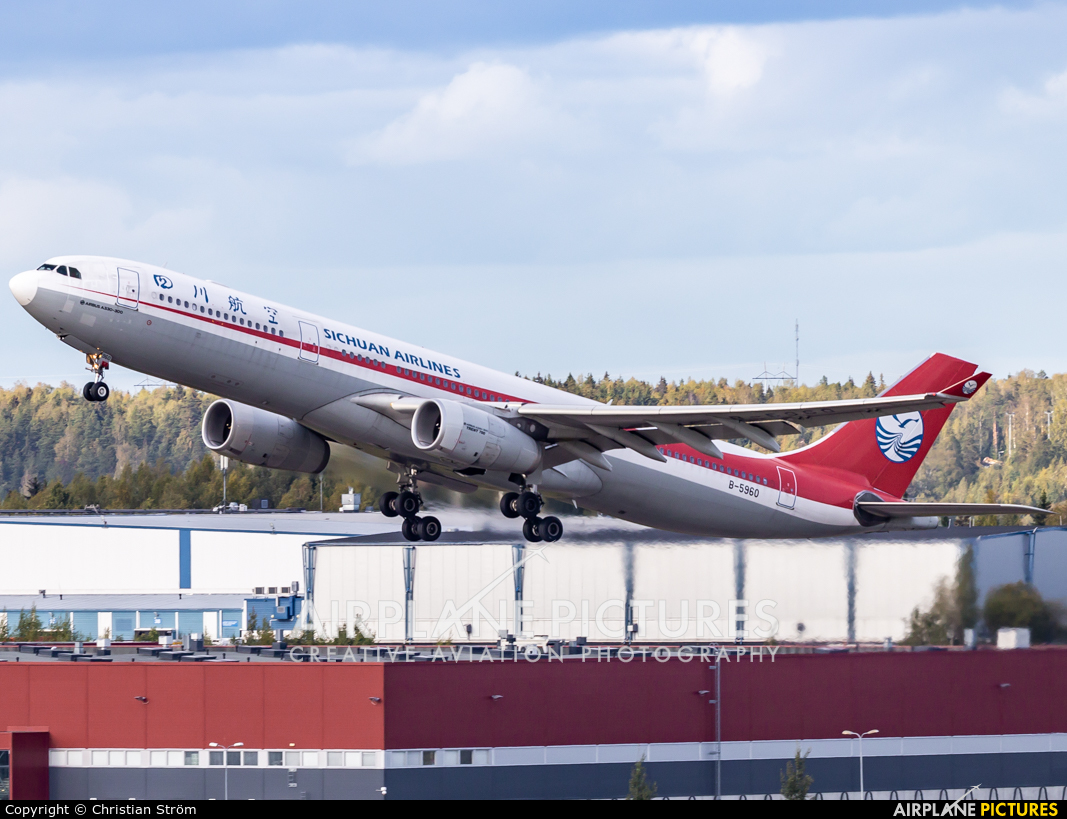 Sichuan Airlines  B-5960 aircraft at Helsinki - Vantaa