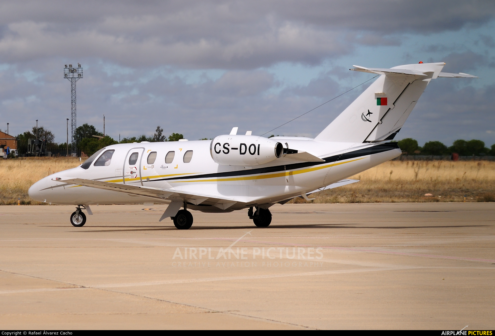Private CS-DOI aircraft at Valladolid - Villanubla