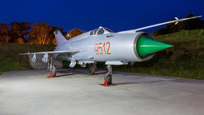 9512 - Hungary - Air Force Mikoyan-Gurevich MiG-21MF