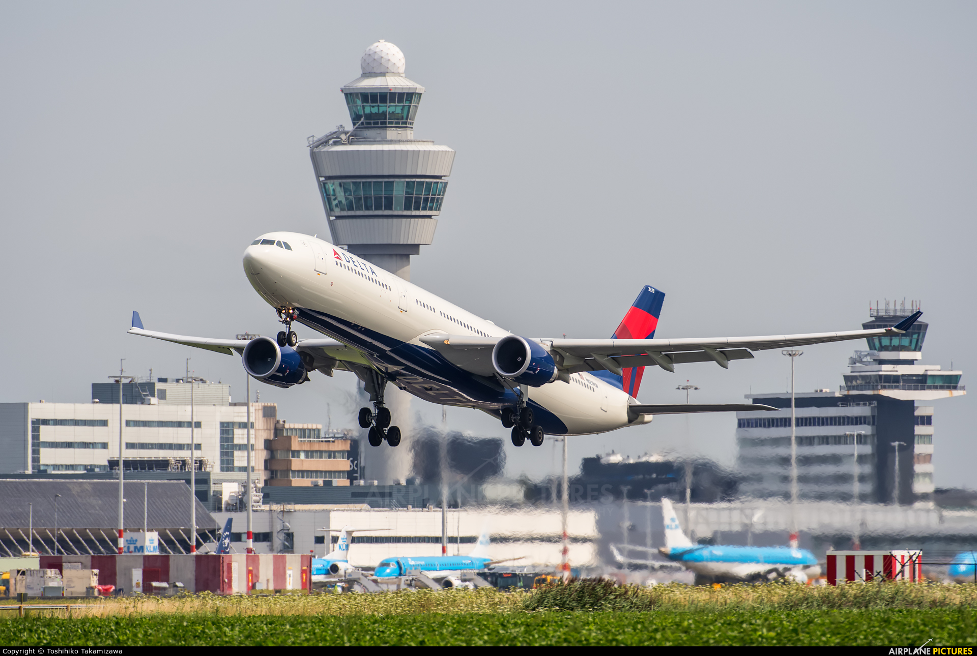 Delta Air Lines N828NW aircraft at Amsterdam - Schiphol