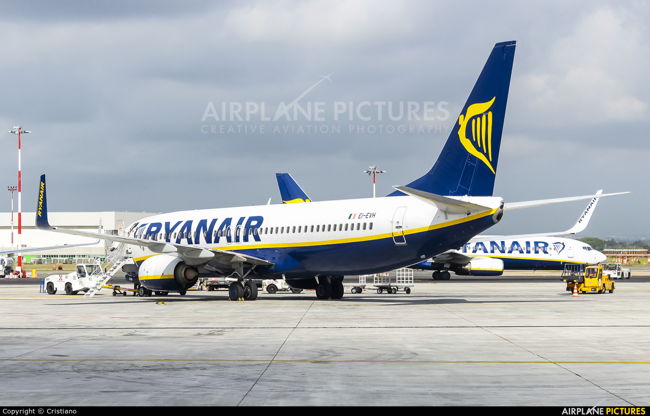 Ryanair EI-EVH aircraft at Rome - Ciampino