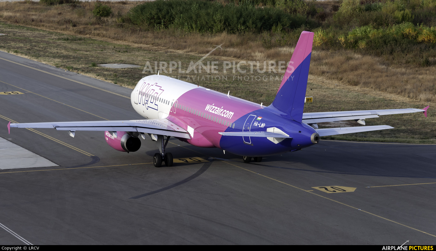 Wizz Air HA-LWP aircraft at Craiova