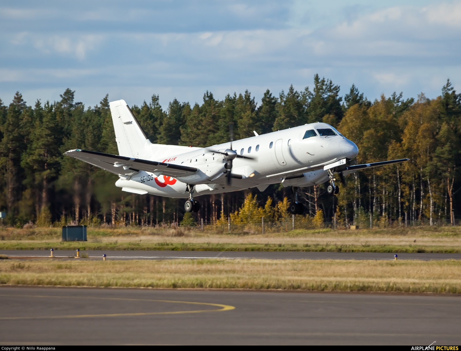  SE-ISG aircraft at Turku