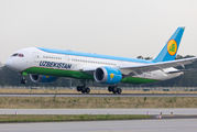 Uzbekistan Airways UK78704 image