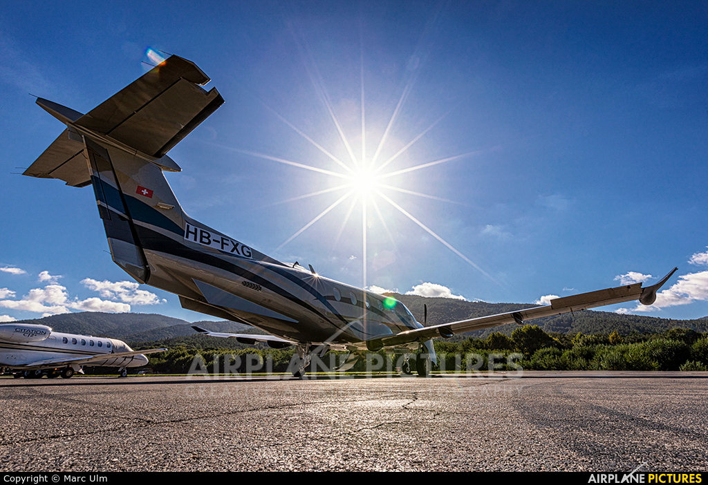 Private HB-FXG aircraft at St. Tropez - La Mole