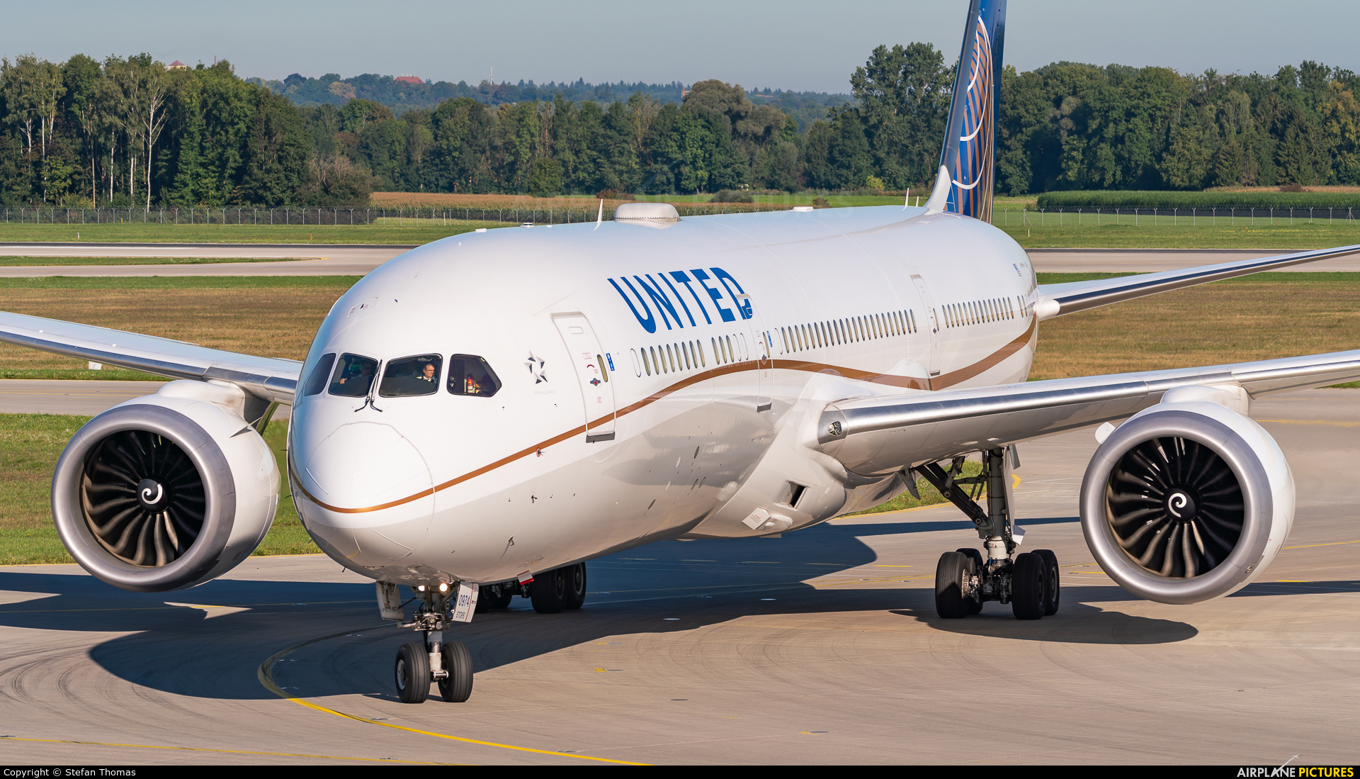 United Airlines N24974 aircraft at Munich