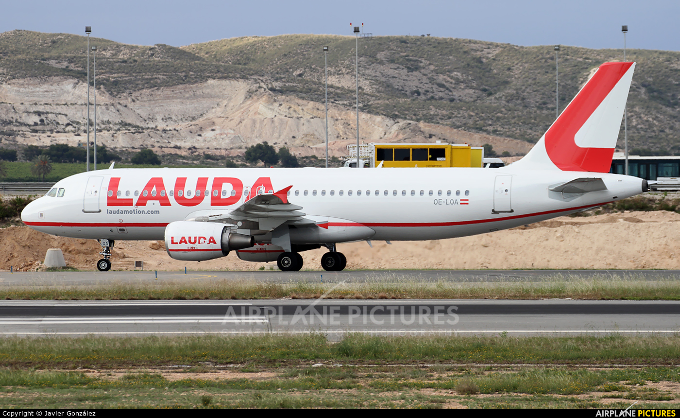 LaudaMotion OE-LOA aircraft at Alicante - El Altet