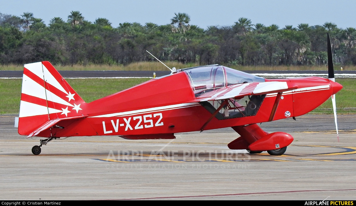 Private LV-X252 aircraft at Formosa Intl