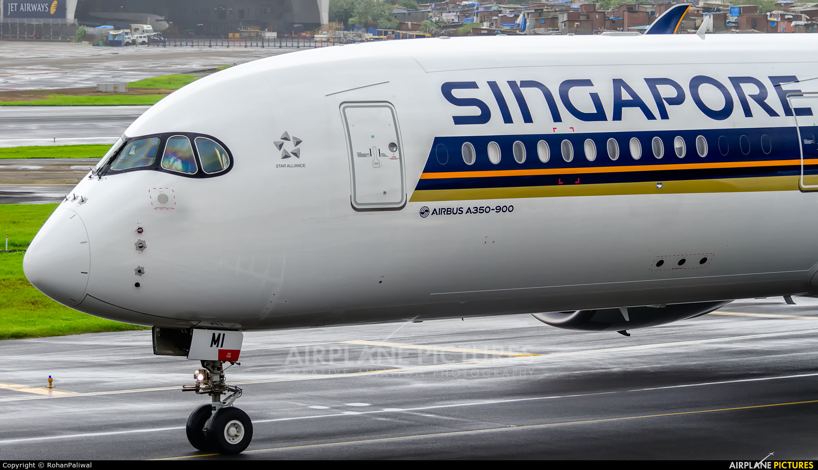 Singapore Airlines 9V-SMI aircraft at Mumbai - Chhatrapati Shivaji Intl